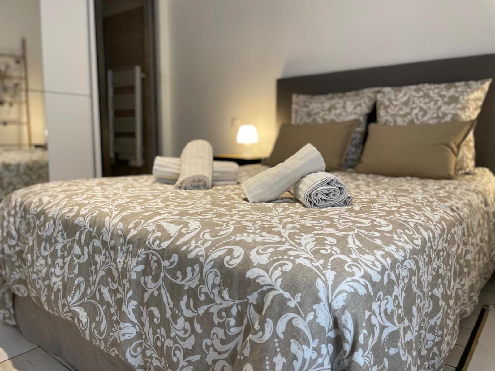 Joli Appartement Hypercentre T2, Classe Meuble De Tourisme 3 Avec Parking Gratuit Béziers Eksteriør billede