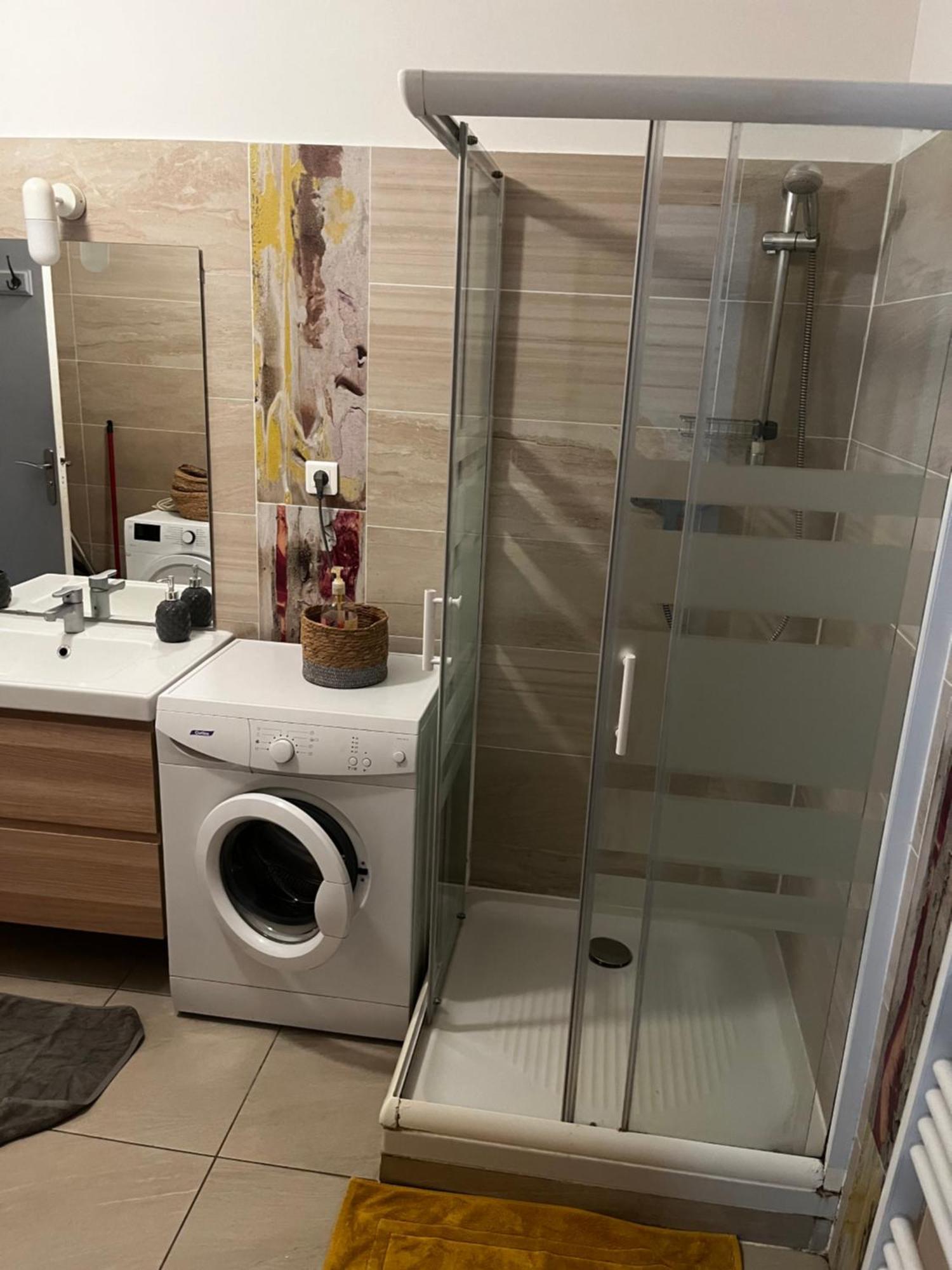 Joli Appartement Hypercentre T2, Classe Meuble De Tourisme 3 Avec Parking Gratuit Béziers Eksteriør billede